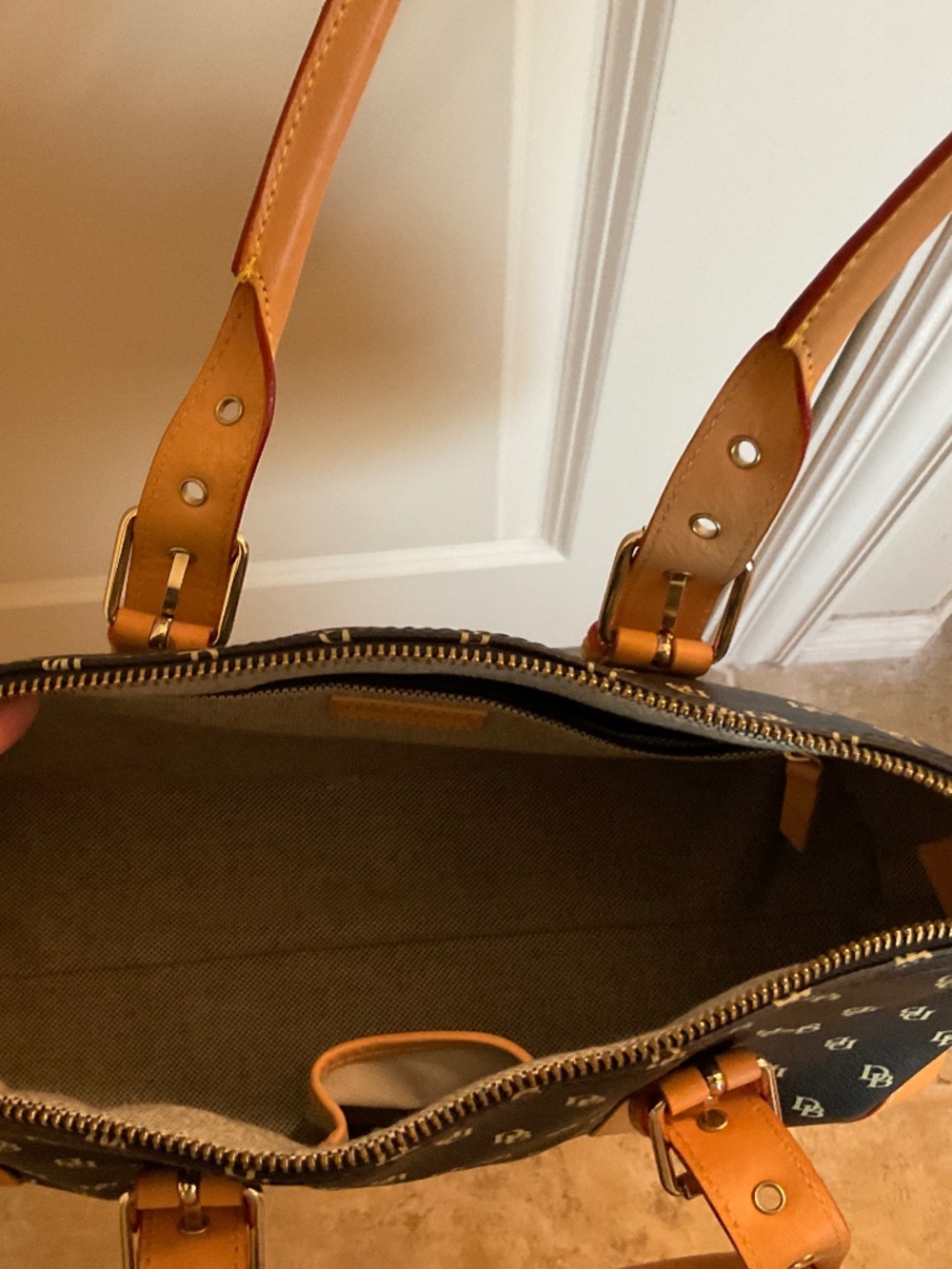 NWOT Dooney&Bourke Signature Satchel Four piece set - Picture 12 of 13
